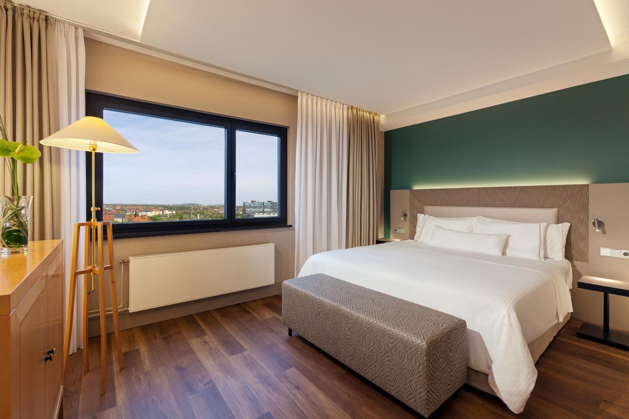 Executive Suite mit 1 Schlafzimmer mit Kingsize-Bett und Stadtblick - Obergeschoss
